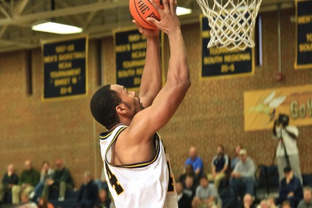 Ferrum Men’s Basketball Outlasts Emory & Henry, 71-66, Tuesday Evening