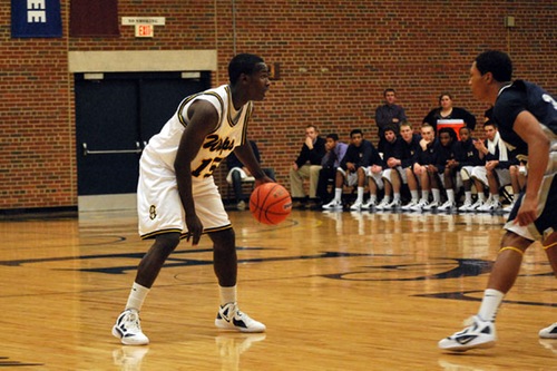 Berry Men’s Basketball Slips Past Emory & Henry, 88-86, Saturday Afternoon