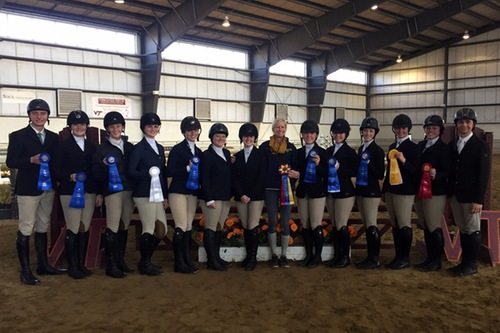 Intermont Equestrian IHSA poses after winning at Virginia Tech.