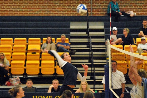 Emory & Henry Volleyball Picks Up A 3-2 Win Over Roanoke Wednesday On The Road